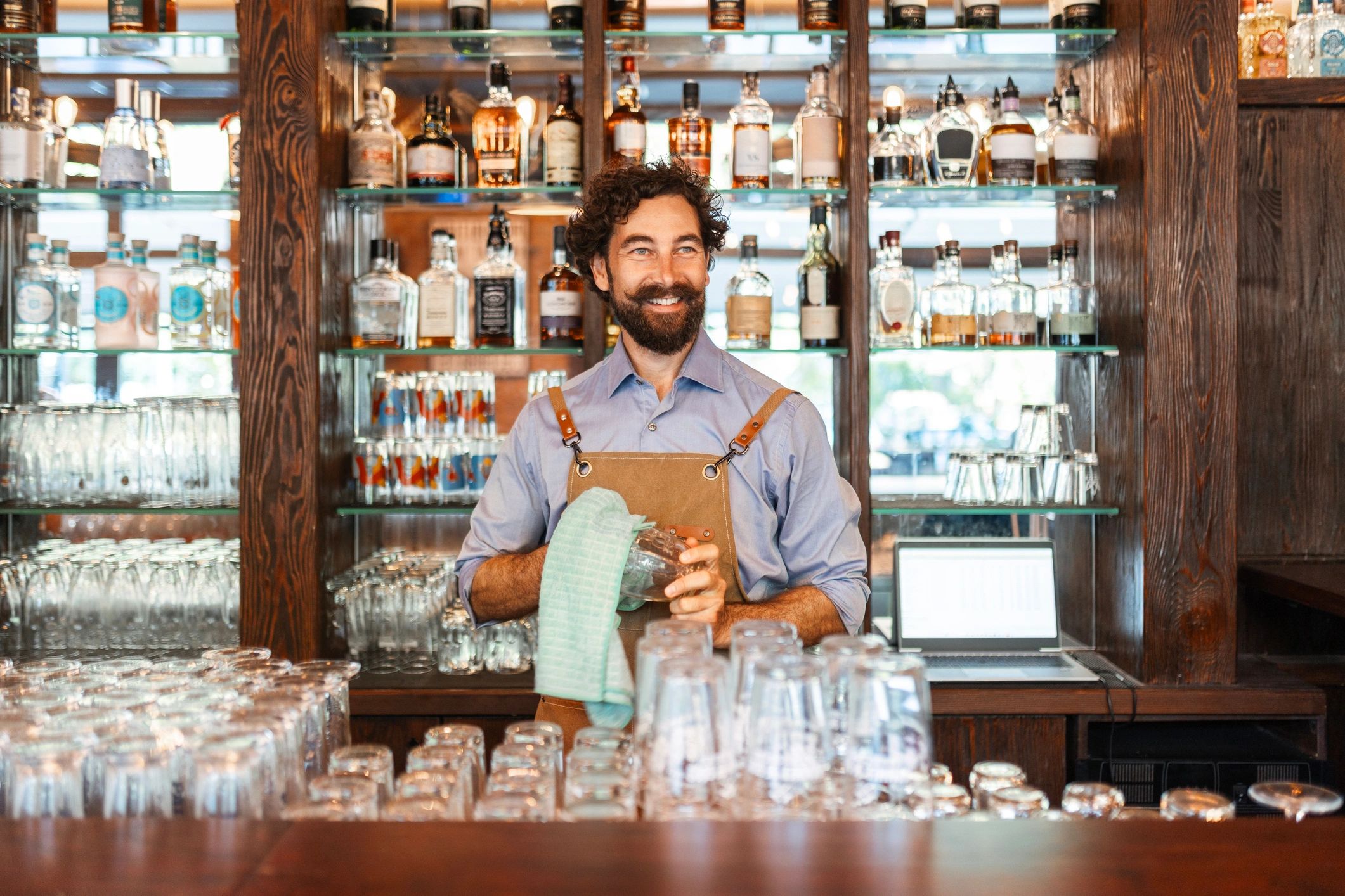 professional bartender at event